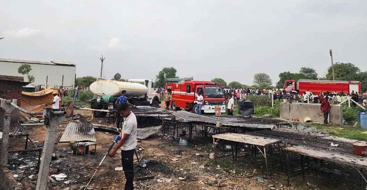 ভারতে অবৈধ আতশবাজি কারখানায় ভয়াবহ বিস্ফোরণ, নিহত ৮